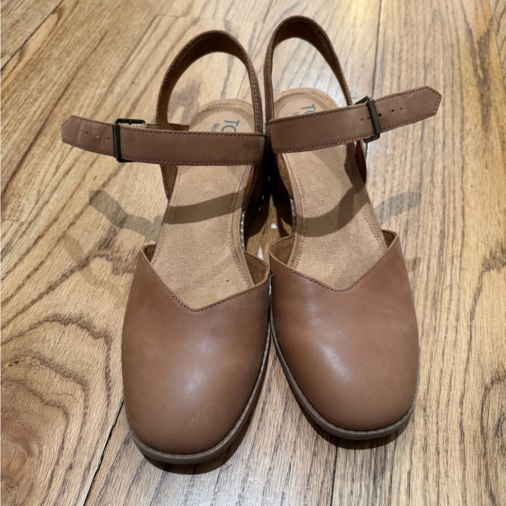 Toms Jaclyn Brown Leather Heel